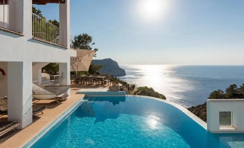 Can Llusia - Stylish Sea View Villa