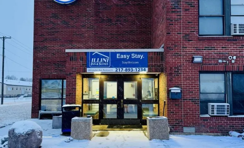 Illini Inn & Suites
