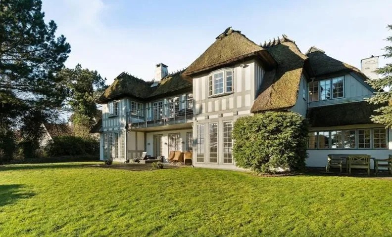 Scandinavian Seaside Villa near Copenhagen