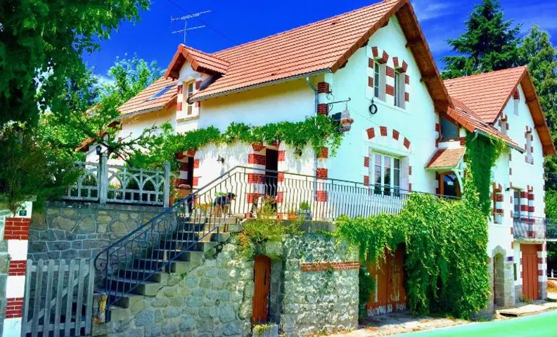 Chambres chez l'habitant et table d'hôtes Crocq "le vieil hôtel"