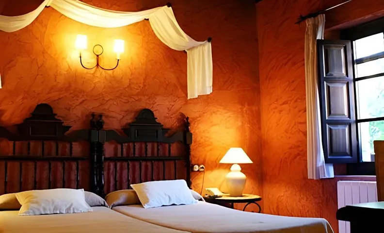 Eco Hotel Cueva del Gato