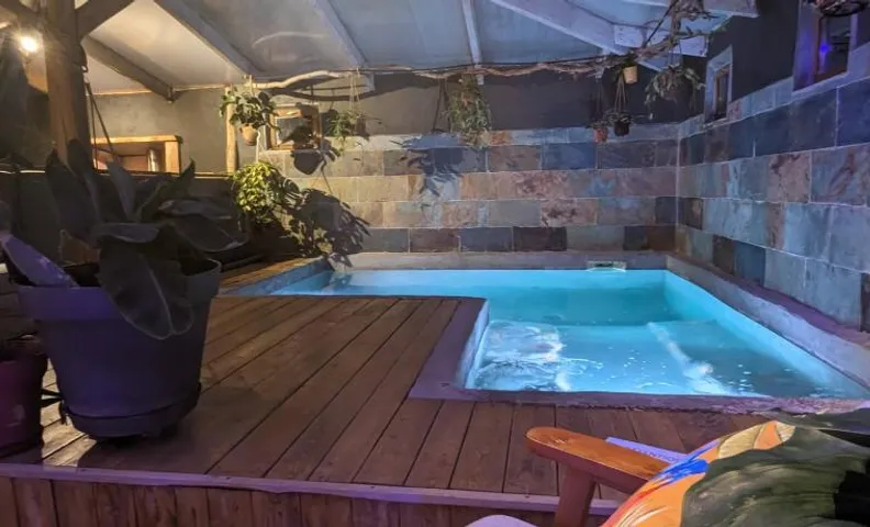 Insolite Bois Cailloux avec Spa