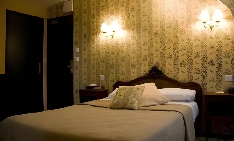 Hotel de Charme La Bonne Adresse - Logis hotels