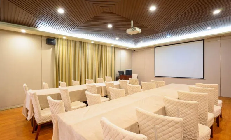 Home inn huayi selected hotel (Fuyang downtown orient henglong mall branch)