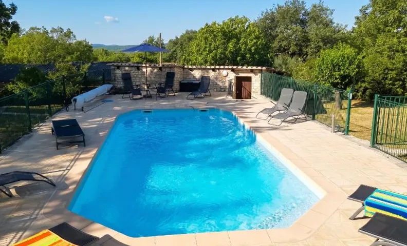 Villa élégante à Méjannes-lès-Alès avec piscine privée