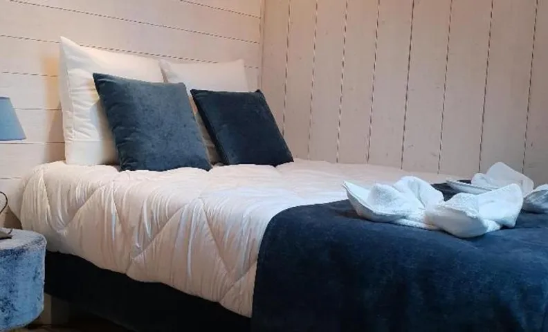 La Baie des Voiles 2 chambres 4 à 6 personnes au bord du lac plage privée