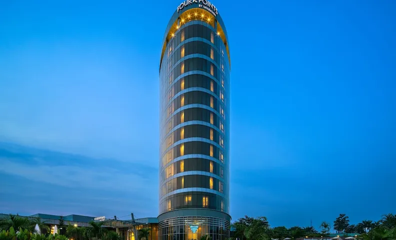 포 포인트 바이 쉐라톤 이콧 엑피네
