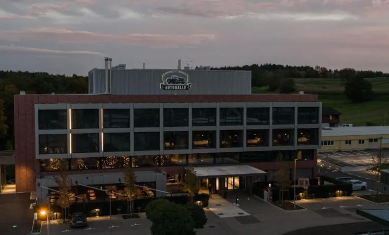 Autohalle Hotel