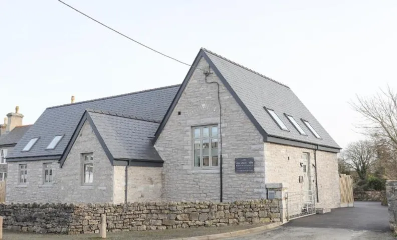 Ysgol Fach Little School