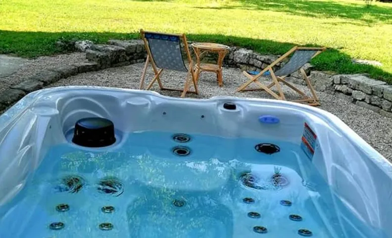 Gîte dans une ambiance végétale avec Spa privatif