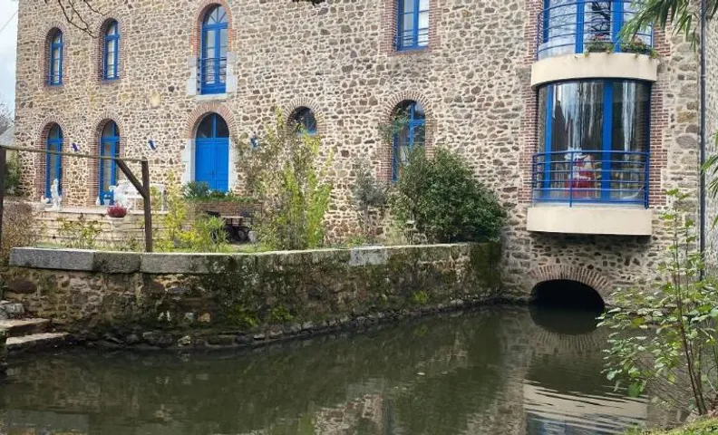 LE MOULIN DE MERAL