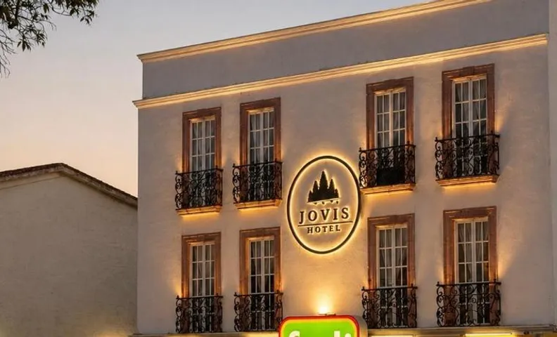 Jovis Hotel - Lujo Cultural
