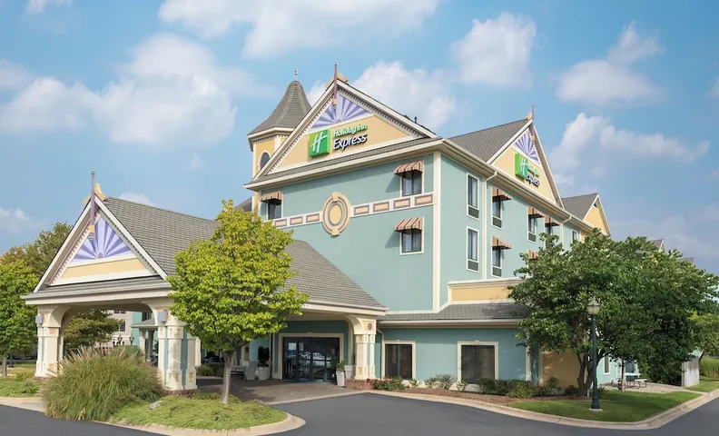 홀리데이 인 익스프레스 홀랜드 바이 IHG