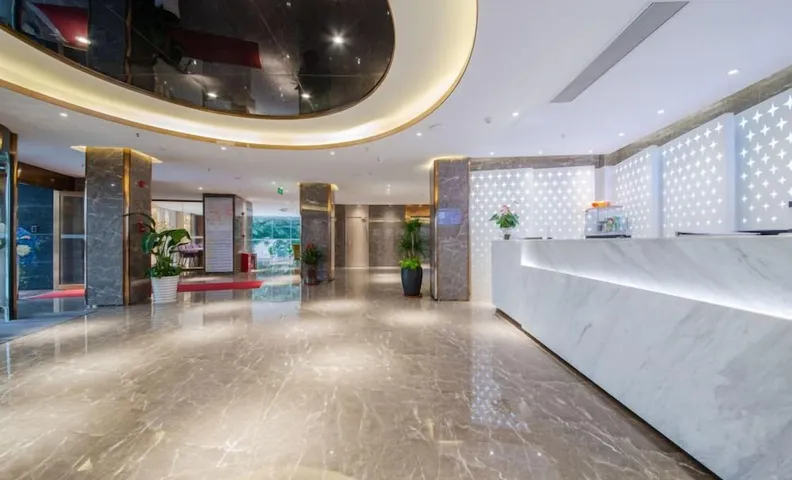 Airport Grand Hotel