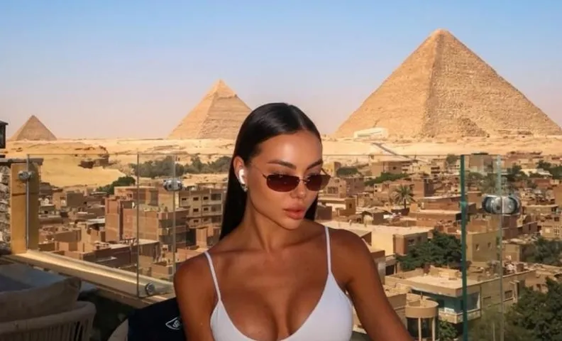 Premium Pyramids BoutiQue With Rooftop Access