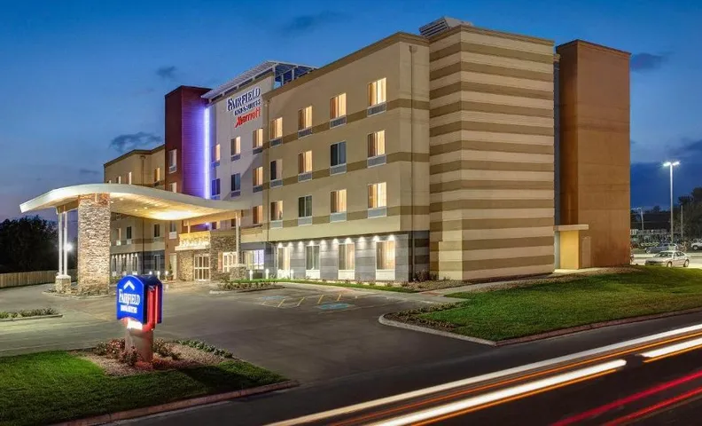 Fairfield by Marriott Inn & Suites Hutchinson