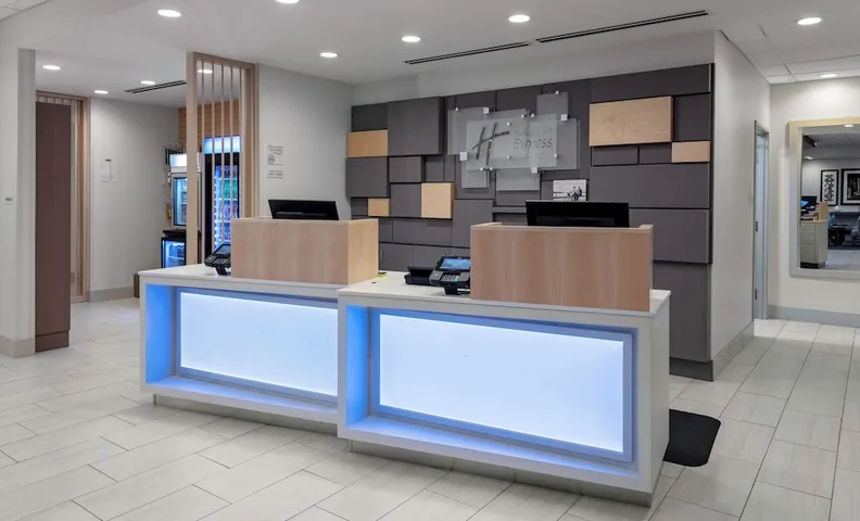 홀리데이 인 익스프레스 & 스위트 윌밍턴 웨스트 - 메디컬 파크 바이 IHG