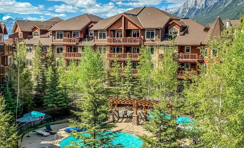 Stoneridge Mountain Resort managed by Little Sister Getaways
