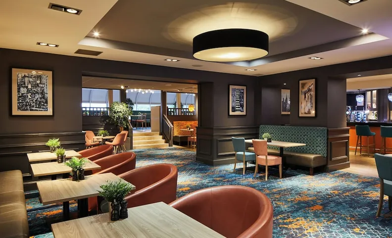 레오나르도 에든버러 머레이필드