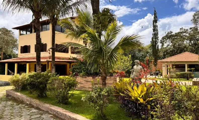 O sitio Espaço 1000 Flores em Caeté MG