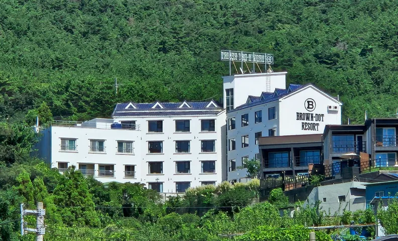 브라운도트 거제 근포항점