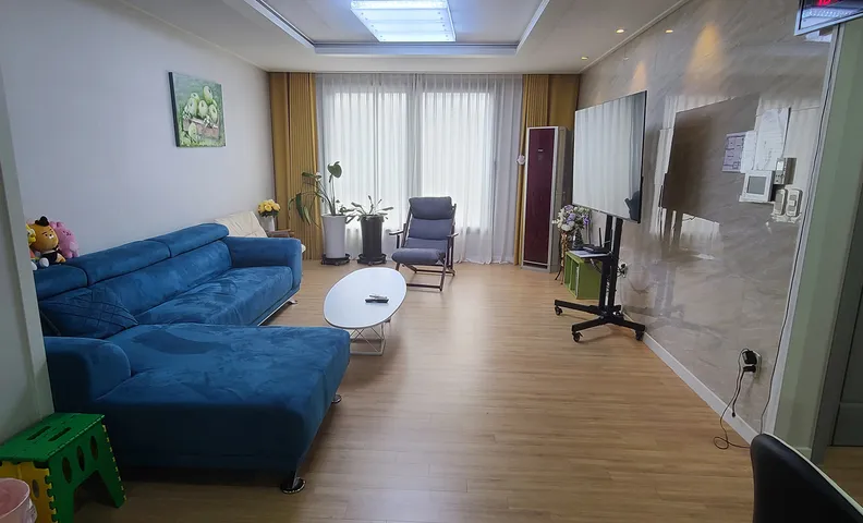 카페거리 중심부에 위치 한 숙소 | 뉴스타